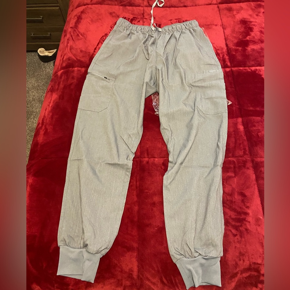 Scrub pants and shirt never worn